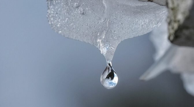 Eingefrorenes Wasser (mittels Aufnahmetechnik)